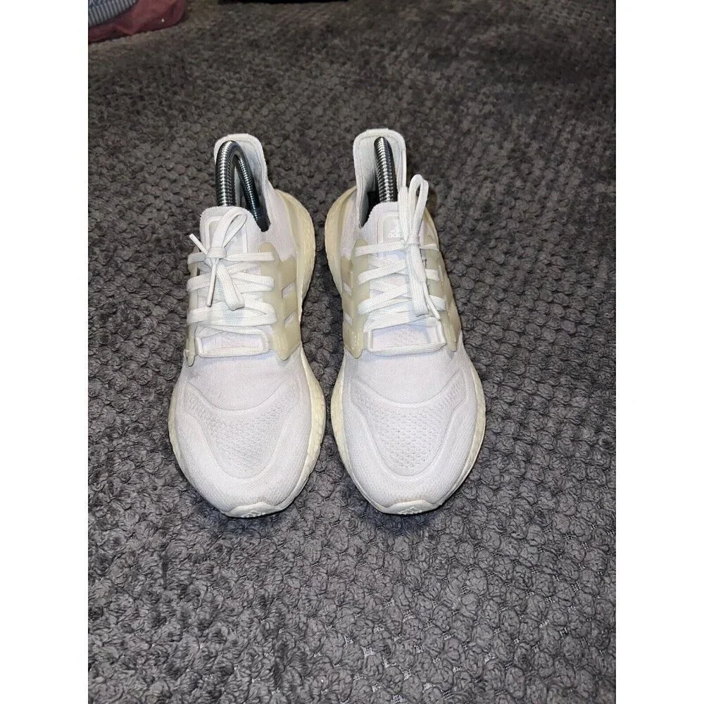 ADIDAS UltraBoost 22 Triple White Womens Sz 6